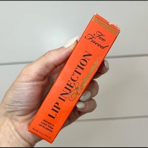 Too Faced Lip Injection Extreme